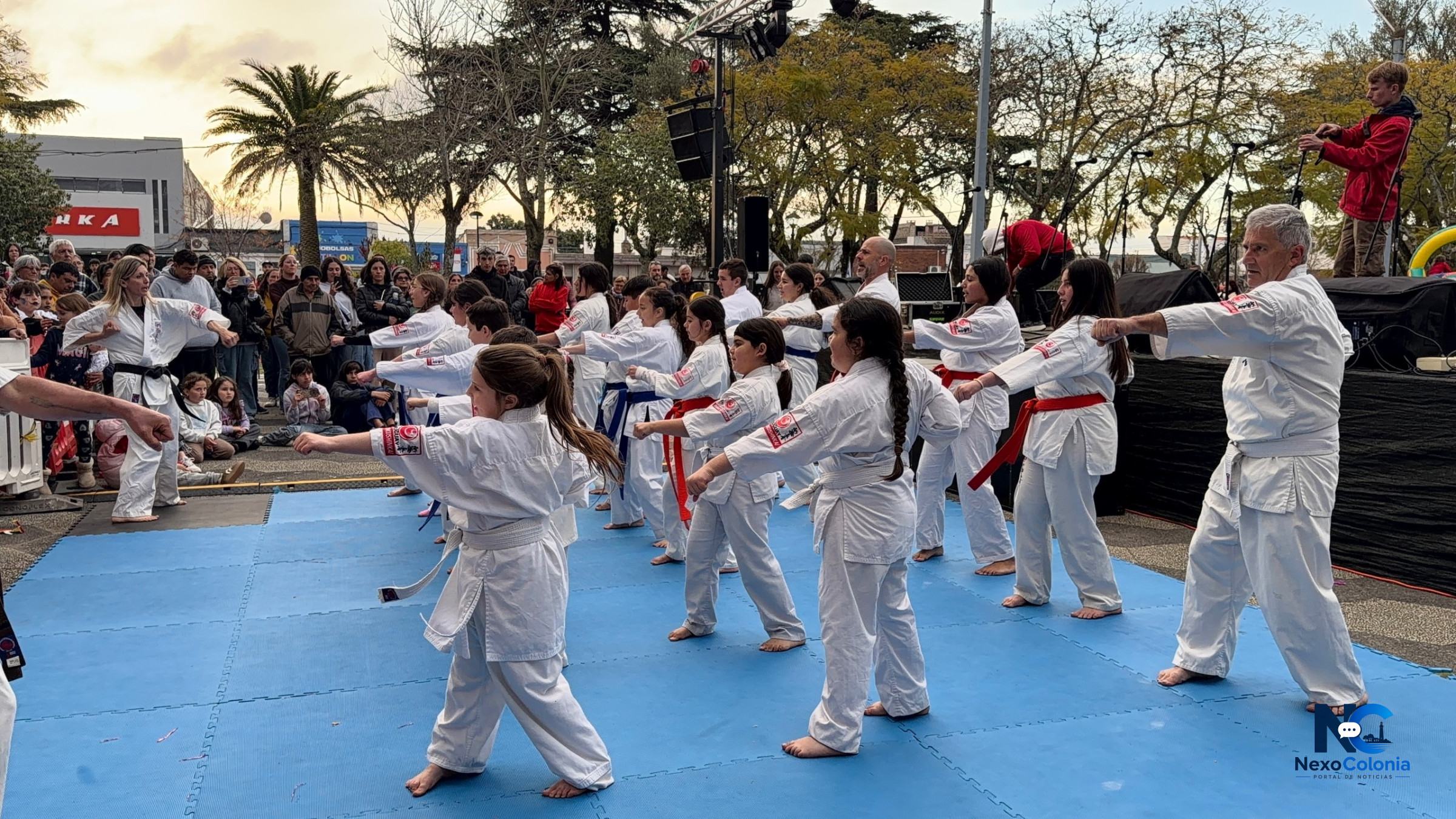 Juan Lacaze vivió una gran jornada de deporte, cultura y encuentro en el Mes del Movimiento — fotografía 1 de 8